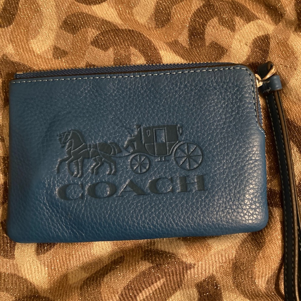 New - Coach wristlet